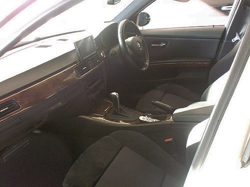 BMW　320I　Mスポーツ：運転席