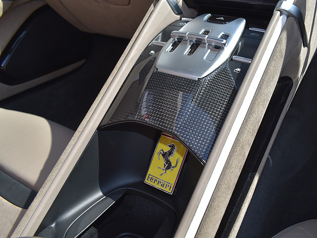 �t�F���[���@���[�}�X�p�C�_�[�F�^�]��