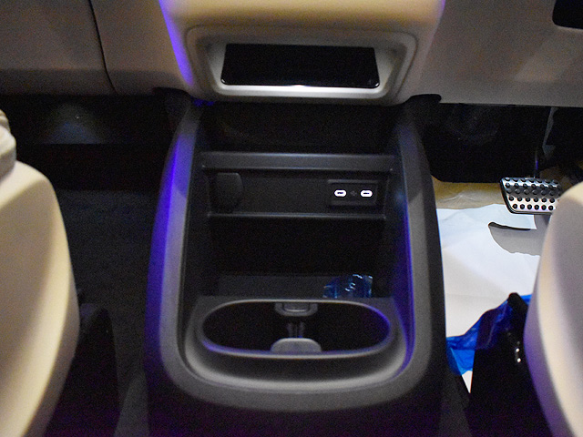 �����Z�f�X�x���cV220d EXCLUSIVE long Platinum Suite�F