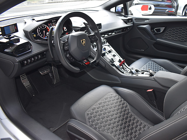 �����{���M�[�j�@�E���J���F�z�C��